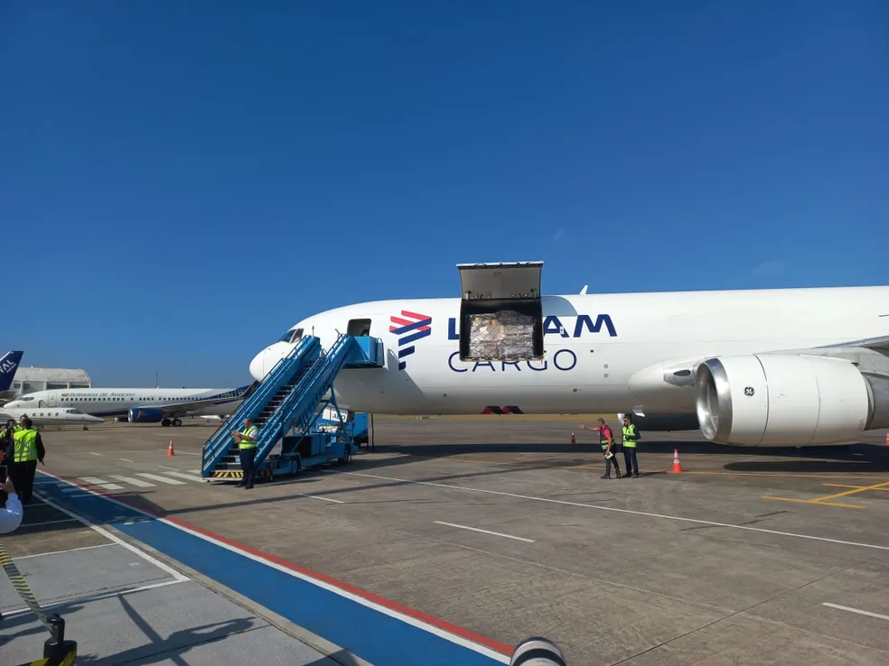 Aeroporto de São José dos Campos inicia operações regulares de transporte de cargas