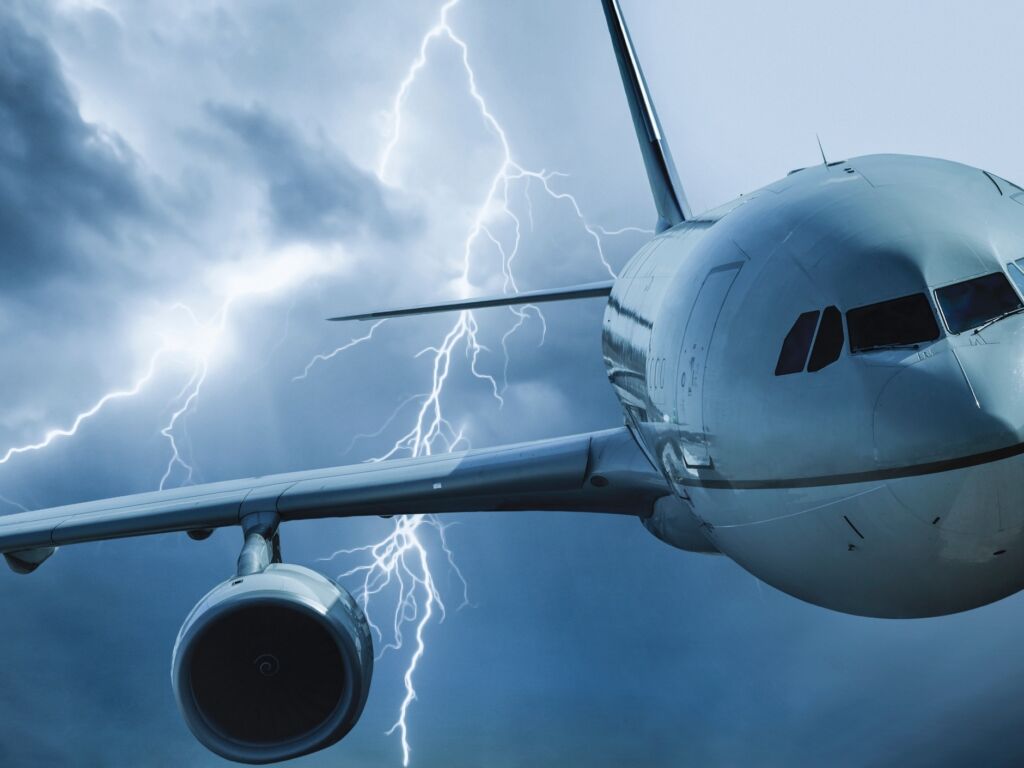 Turbulências severas em aviões aumentarão até 149%, diz estudo